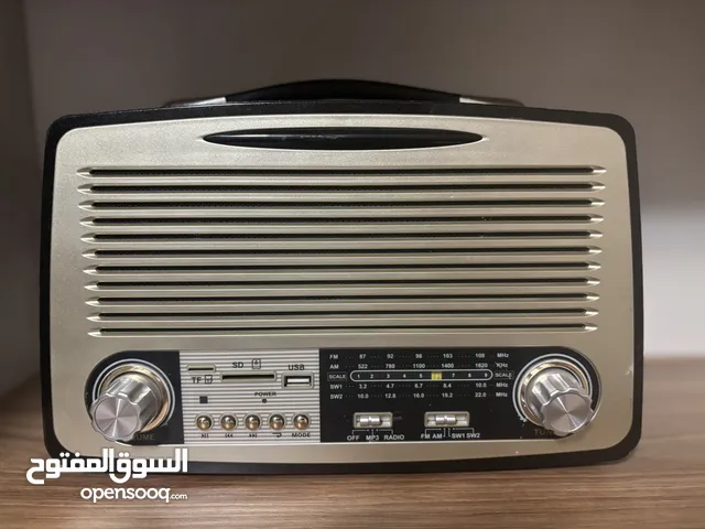 راديو كلاسيكي بتصميم Retro أنيق – بحالة ممتازة