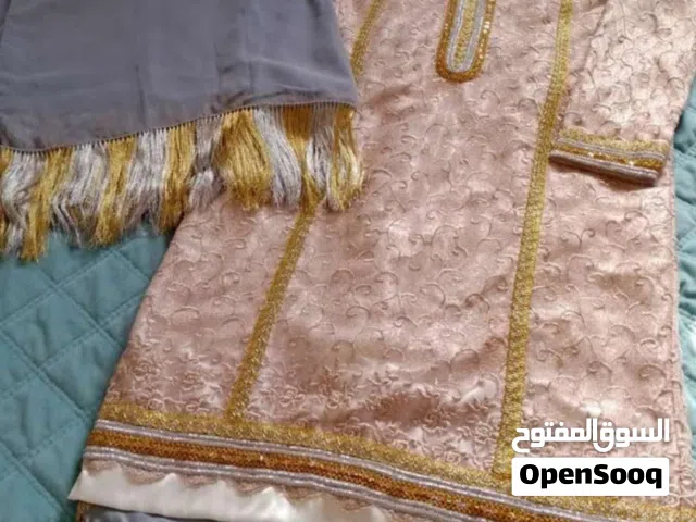 زي عماني للبيع بحالة ممتازة لن يستخدم كثيرا سبب البيع للسفر والسعر رمزي جدا شاهد الاعلان لمعرفة المز