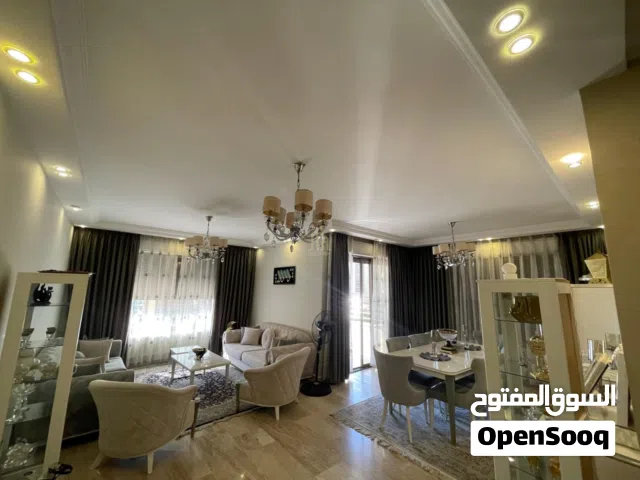 بالقرب من الاتصالات في أجمل مناطق الرابية شقة طابق أول مفروشة 200م بسعر مغري / ref 1162