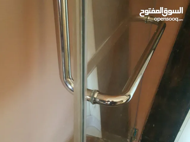 باب زجاج سيكيوريتي