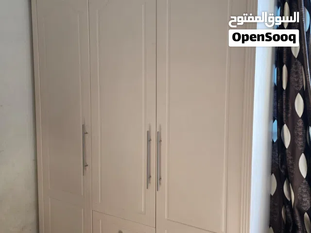 خزانة ملابس، دولاب خشبي. Wardrobe, wooden closet