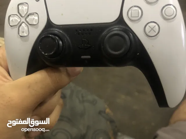 يد سوني 5 وكالة نظيفة كل شي تمام القير والتحكم ولادخلت الصيانة ابد