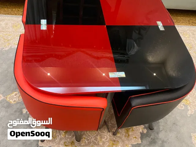 طاولت طعام حجم كبير