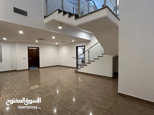 200 m2 3 Bedrooms Apartments for Rent in Hawally Salmiya