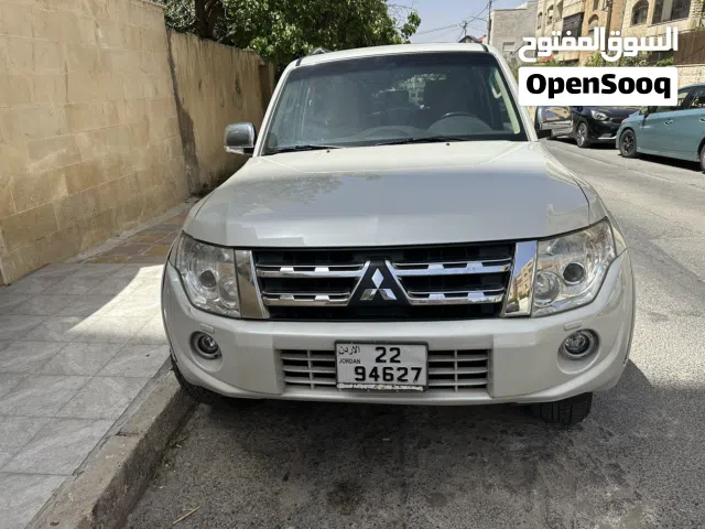 2014 ميتسوبيشي باجيرو GLS