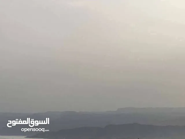 للبيع شقه اطلاله بحريه طابقيه لها مدخلين 150متر بسعر مغري
