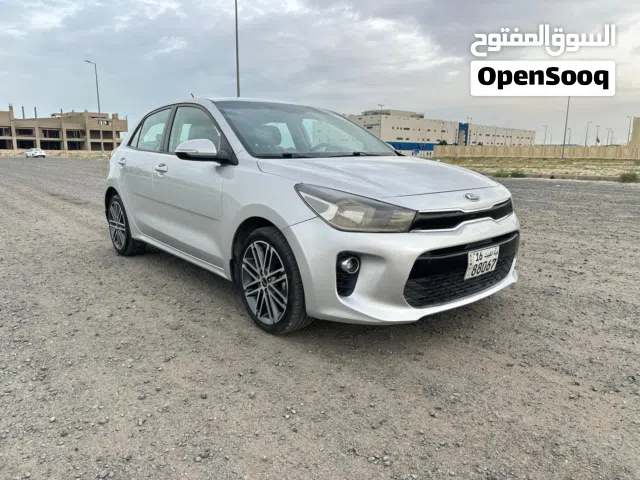 2019 كيا ريو Standard