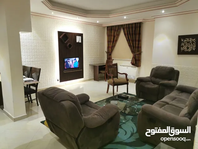 شقة غرفة نوم وصالة ومطبخ و حمام تقاطع شارع صارى مع شارع عبدالرحمن السديرى