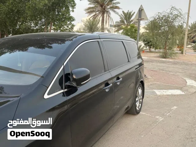 2016 Kia Carnival Standard