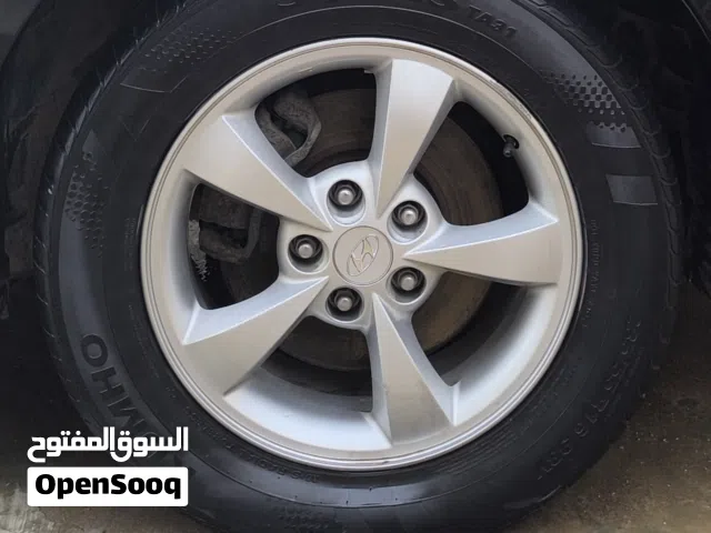 سياره كتحكي ف شي ولع واطلع طول