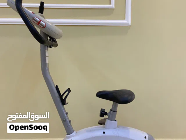 دراجة رياضية منزلية ثابتة حديثة وكثيرة المزايا