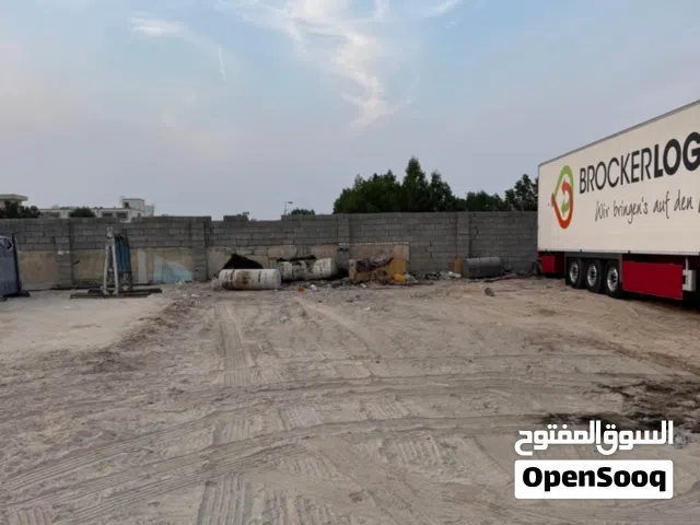 يتوفر مساحات تخزين +ورشه داخل كراج سيارات