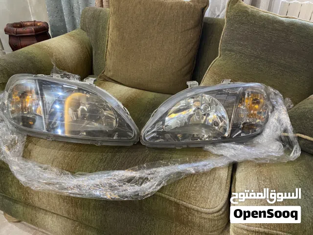 اضوية امامية هوندا سيفيك Rs 99-2000 برونز اصلي بحالة جيدة جدا للبيع بسعر 140 دينار