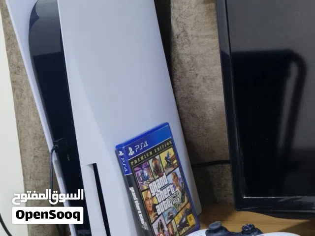 بلي فايف مستعمل اخو الجديد مع يدتين وقرص GTA5 السلام عليكم شباب، عندي جهاز بلايستيشن 5 (نسخة الأقراص