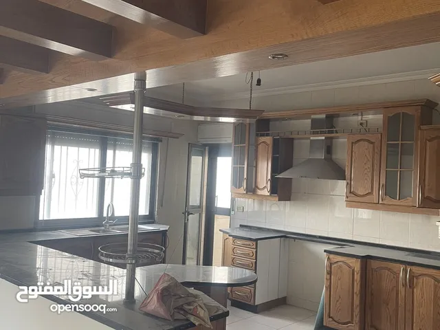 220 m2 5 Bedrooms Apartments for Rent in Amman Al Rabiah
