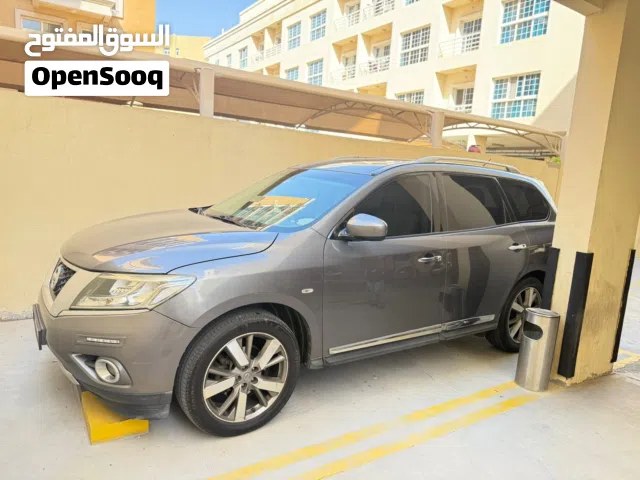 2015 نيسان باثفايندر SV