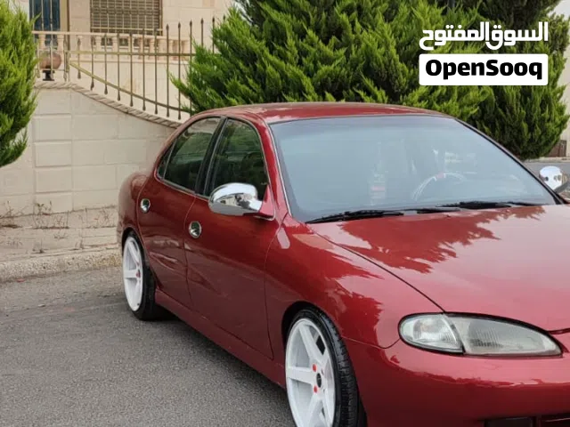 1996 هيونداي افانتي Standard