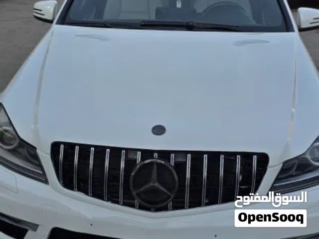 2016 مرسيدس بنز الفئة-C C 300