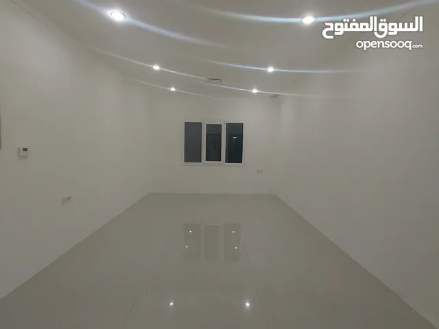150 m2 3 Bedrooms Apartments for Rent in Hawally Jabriya