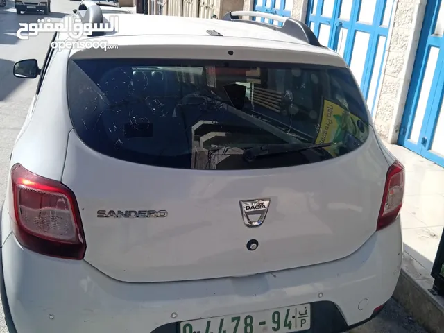 سيارة داشيا عالحرق