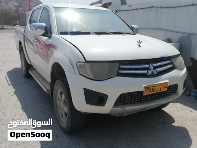 2010 ميتسوبيشي L200 Standard