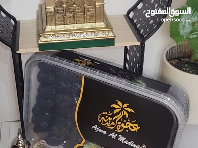 تمور عجوة المدينة الفاخرة ومن اجود الانواع