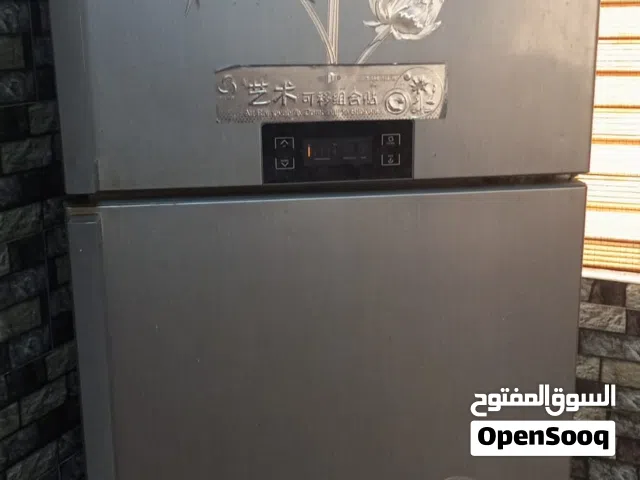 ثلاجة كبيرة  بسعر حرق
