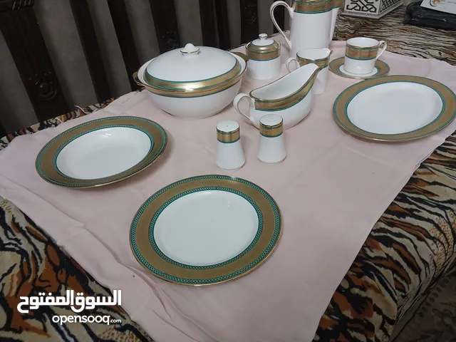 طقم بورسلين لقطة 112 قطعة مذهب ملكى ماركة جديد