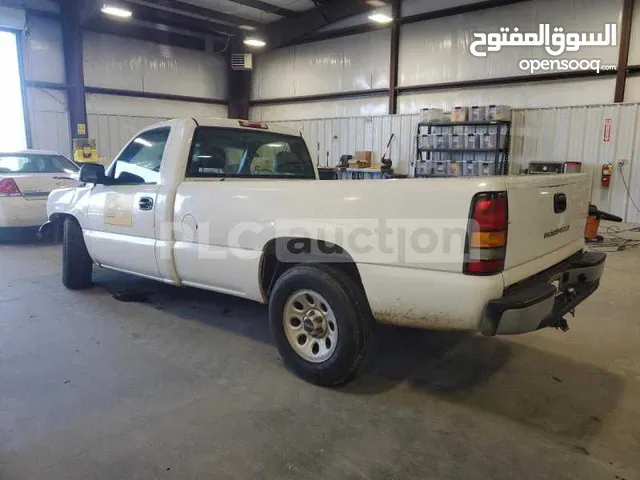 بيع قطع غيار GMC سيرا 2006