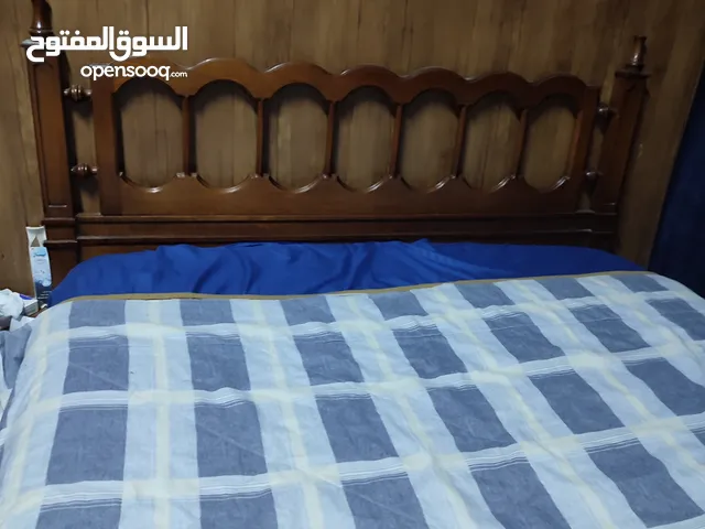 سرير بوكس مفرد ونص بحالة جيدة للبيع