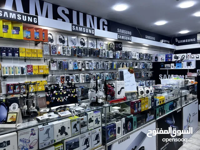 محل هواتف للبيع او الضمان مع اجهزة ثلاثية الأبعاد مع رخصة في ستي سنتر السالمية بالمواقف