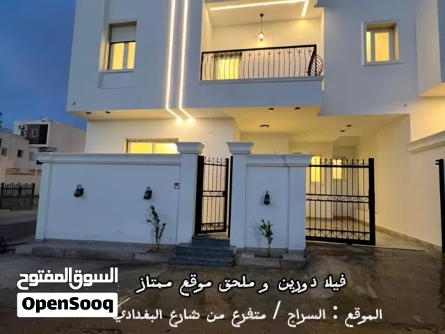 فيلا طابقين وملحق للبيع