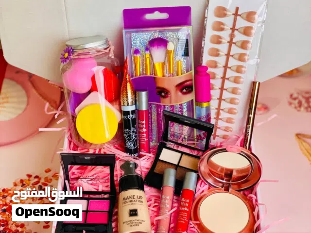 إذا تحبين التميّز وتريدين هدية تخبل، هذا البوكس مصمم حتى يدللچ من راسچ لحد أظافرك