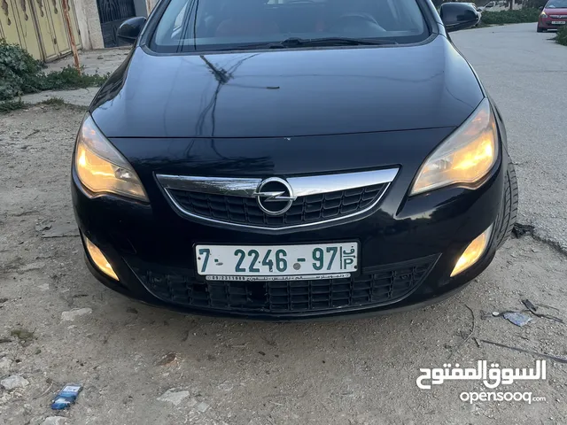 Opel Astra 2011 in Nablus