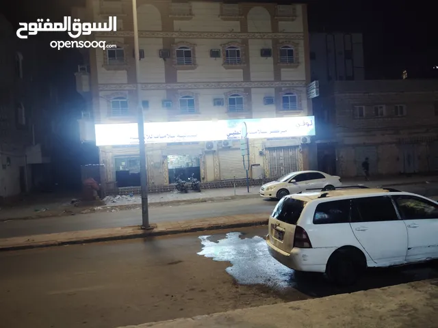 مركز طبي متكامل بكامل معداته مع صيدلية متكاملة بكامل مستلزماتها
