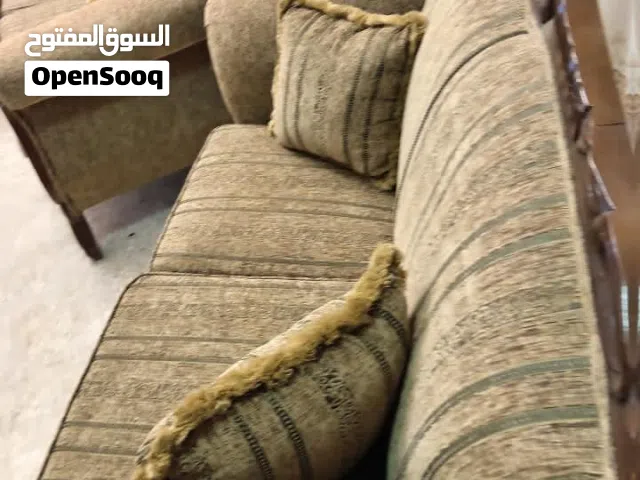 طقم كنب مستعمل للبيع بحاله جيده  جدا  ناعور الروضه