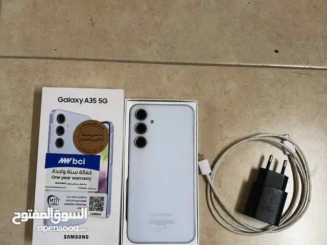 هاتف samsung A35 5G لون فضي مساحة 128 رام 6 مستعمل سنة وحده فقط الجهاز ولا خدش ولا بشكي من شي 100%