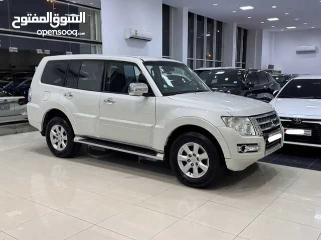 Mitsubishi Pajero 2020 (White)