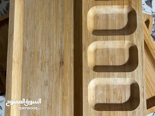 للمطابخ او مطاعم صواني خشبية لتقديم الطعام