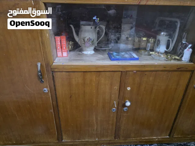 بوفيه نص عمرها
