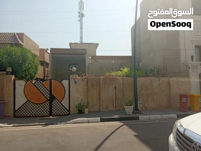 180 m2 5 Bedrooms Townhouse for Sale in Basra Juninah