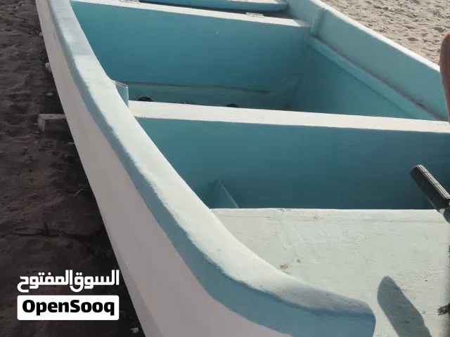 قارب 22 قدم بدون مكينه و بدون ملكيه