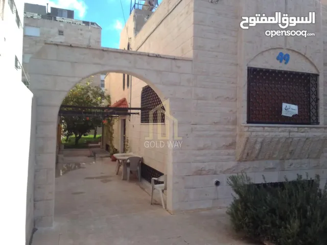 250m2 4 Bedrooms Villa for Sale in Amman Arjan