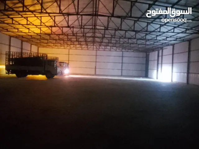 للايجار مخزن مسكرة ومكشوفة في الصليبية