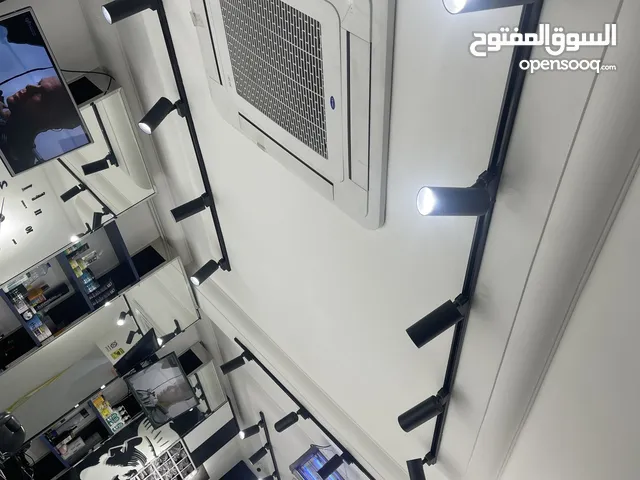 للبيع سبوتلايت مستعمل خفيف جدا بحالة الجديد