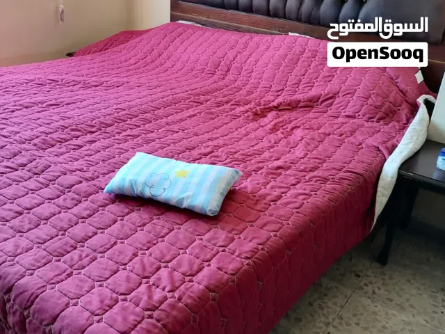 تخت  مجوز كبير  اثقيل  انظيف  للبيع