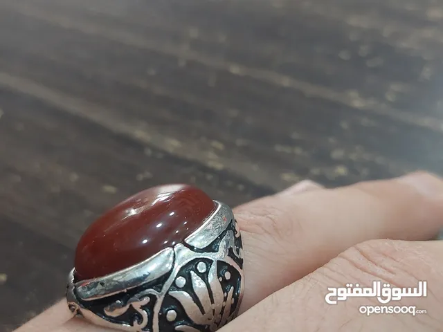 خاتم فضه مصري عيار 925 مقاس 17-18 حجر عقيق اصلي فحل في مجال بسيط بسعر ان شاء الله