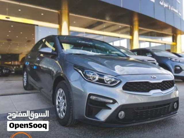 2021 كيا سيراتو Standard
