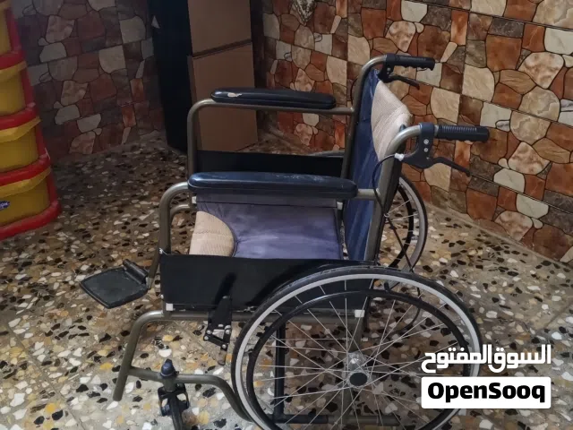 عربانة ذوي الاحتياجات الخاصة مستعملة قليل  للبيع الدواسة موجودة بس ضايع البرغي مالتهة ماعندي توصيل