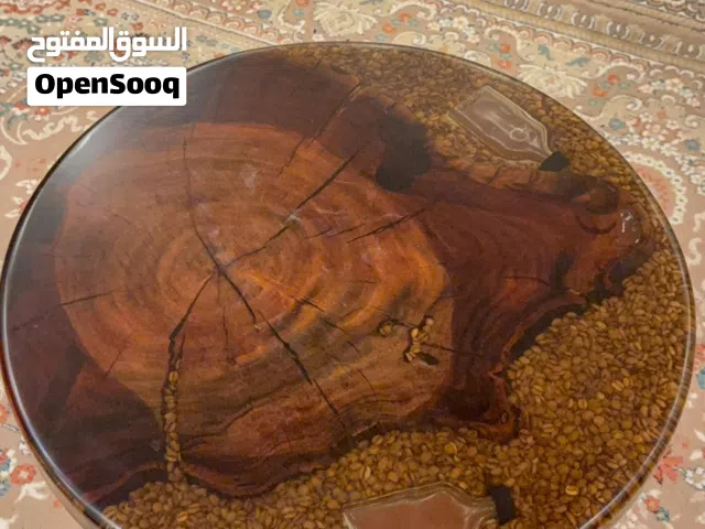 طاولة قهوة مع إيبوكسي حلوه لركن كوفي